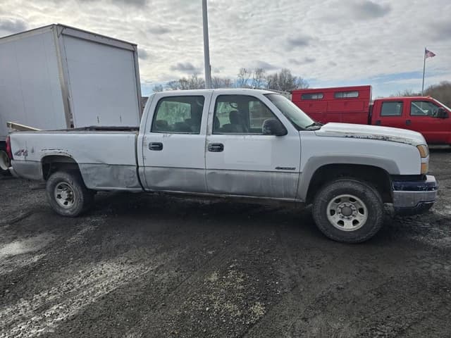 Image of Chevrolet 3500 equipment image 3