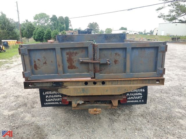 Image of Chevrolet 3500 equipment image 2