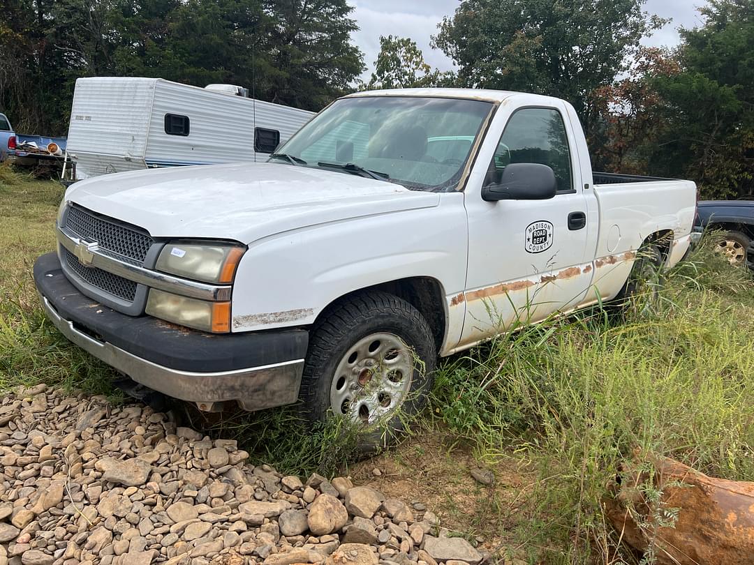 Image of Chevrolet Silverado Primary image