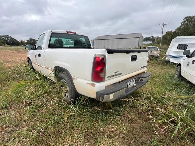 Image of Chevrolet Silverado equipment image 4