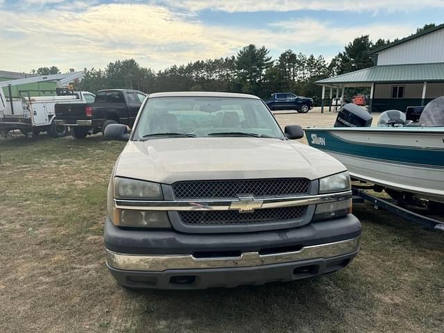 Image of Chevrolet Silverado equipment image 2