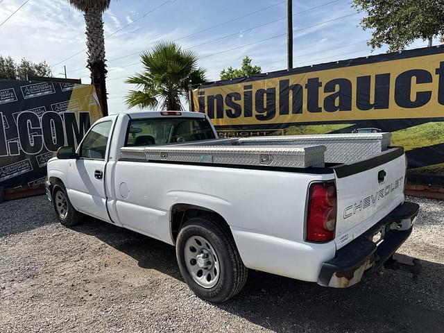 Image of Chevrolet Silverado equipment image 1