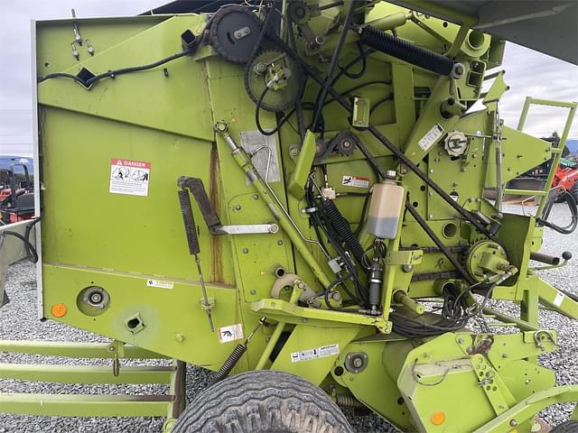 Image of CLAAS Variant 260 equipment image 3