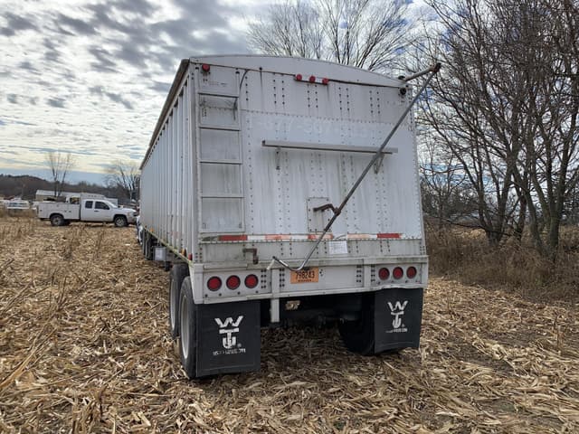 Image of Cornhusker 800ALSR-111004-5479 equipment image 4