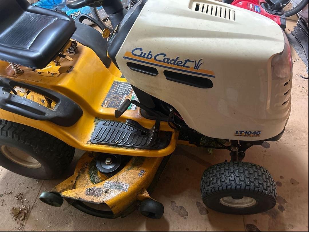 Image of Cub Cadet LT1046 Primary image