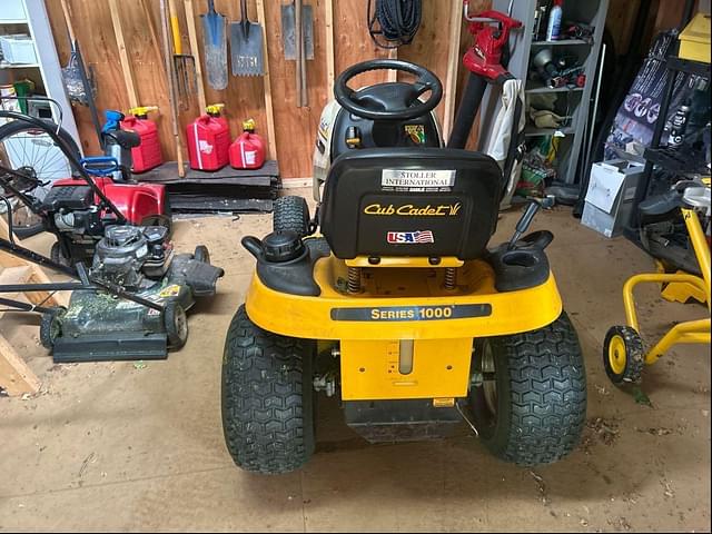 Image of Cub Cadet LT1046 equipment image 3