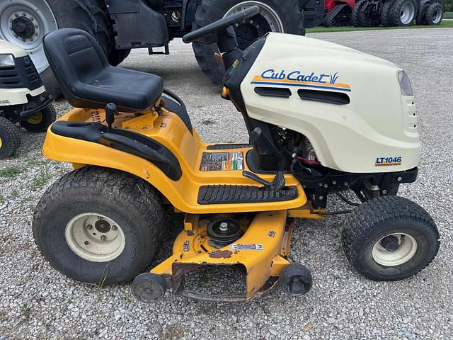 Image of Cub Cadet LT1046 equipment image 1