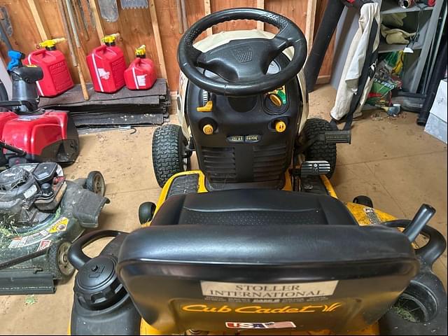 Image of Cub Cadet LT1046 equipment image 4