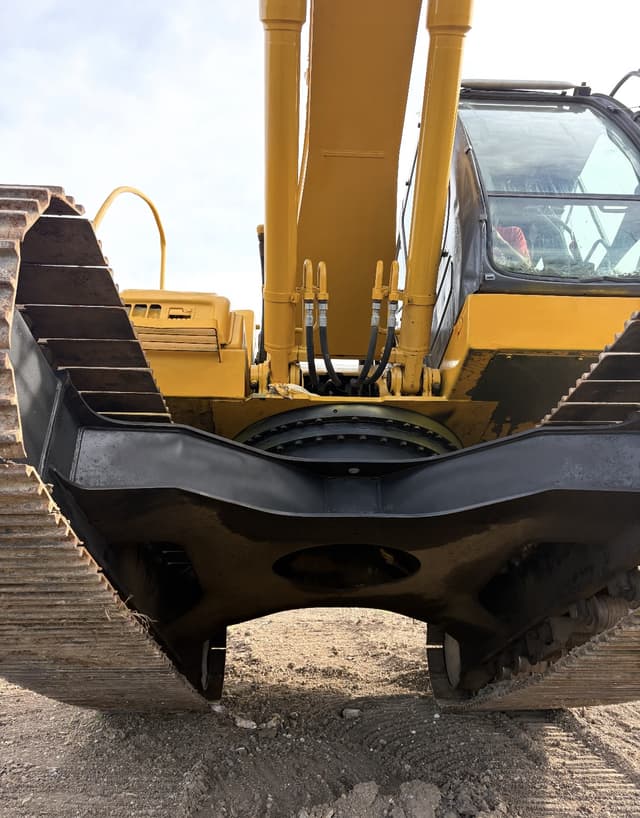 Image of John Deere 200C LC equipment image 3