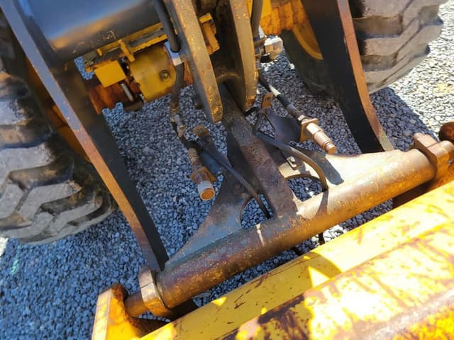 Image of John Deere 244J equipment image 4