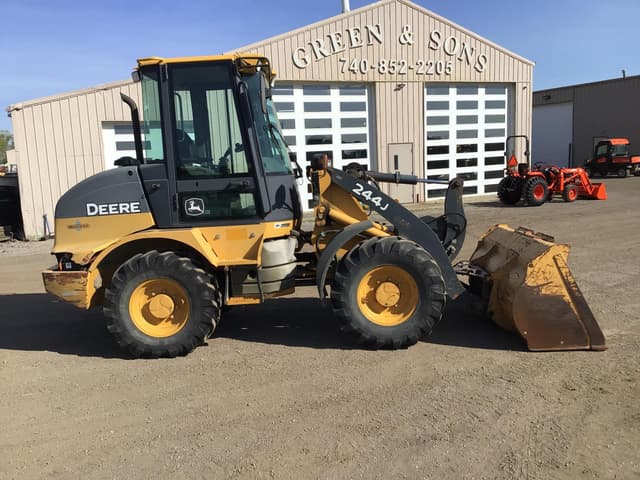 Image of John Deere 244J equipment image 2