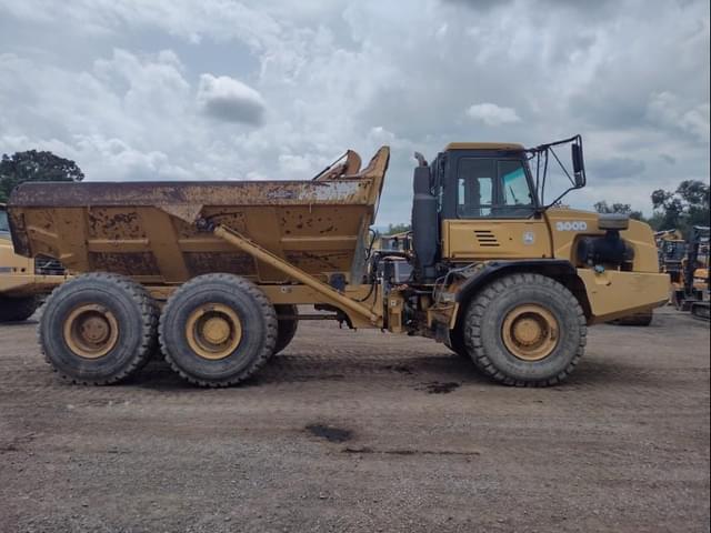 Image of John Deere 300D equipment image 2