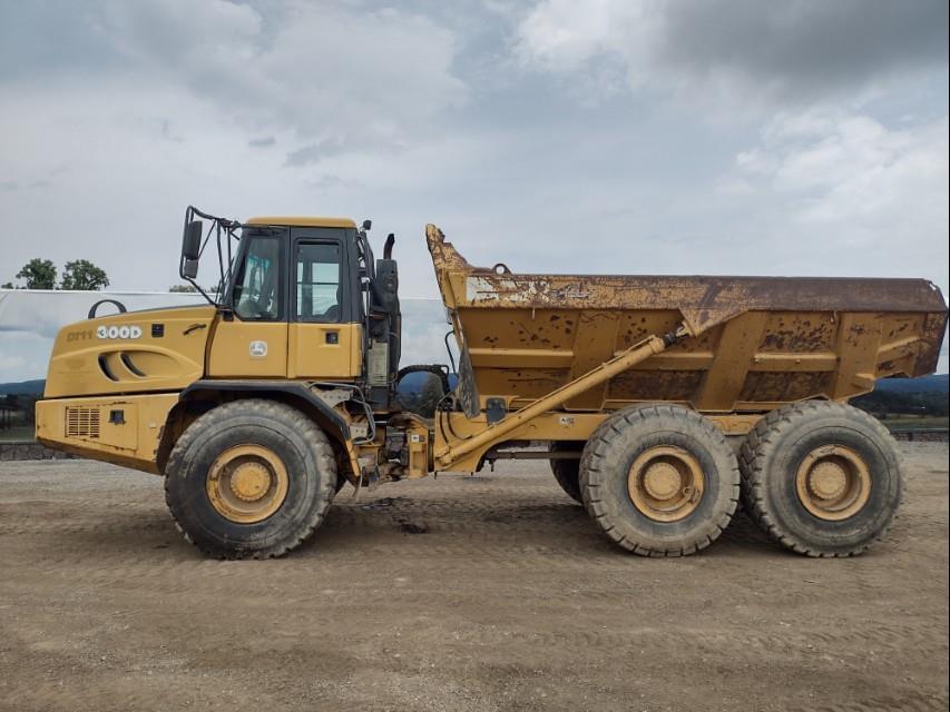 Image of John Deere 300D Primary image