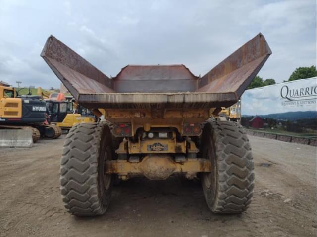 Image of John Deere 300D equipment image 3