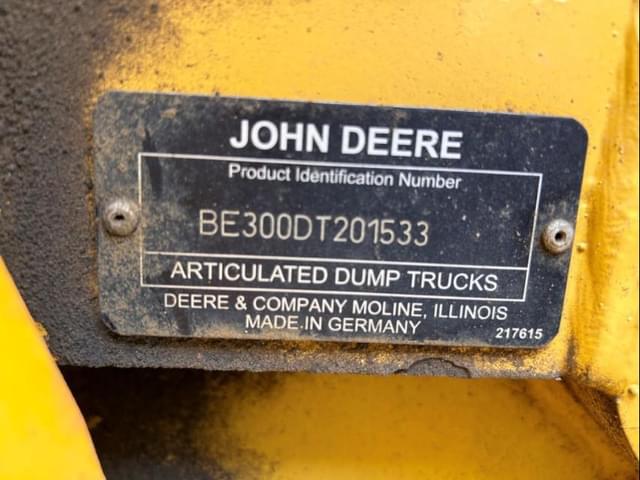 Image of John Deere 300D equipment image 4