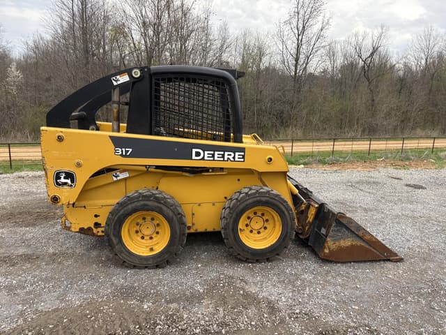 Image of John Deere 317 equipment image 2