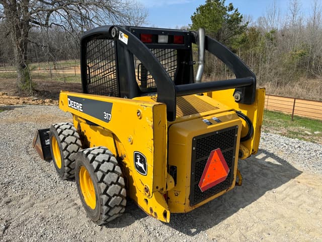 Image of John Deere 317 equipment image 4