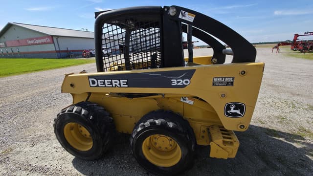 Image of John Deere 320 equipment image 1