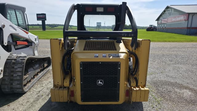 Image of John Deere 320 equipment image 3
