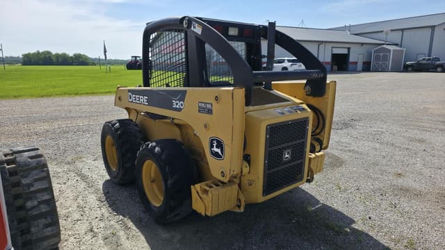 Image of John Deere 320 equipment image 2