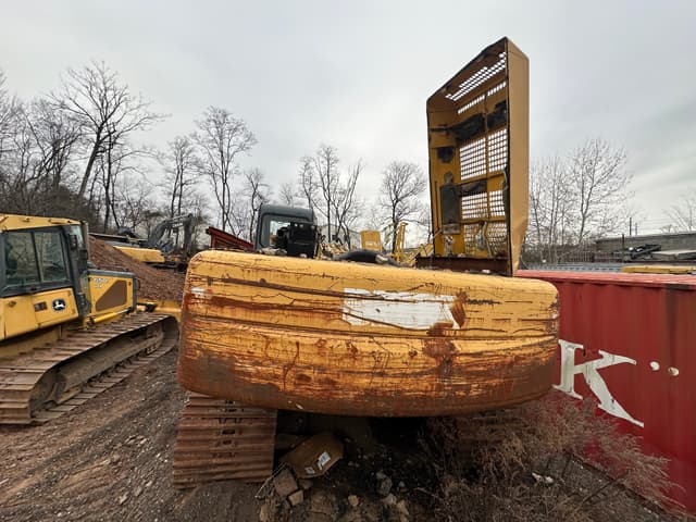Image of John Deere 330C LC equipment image 3