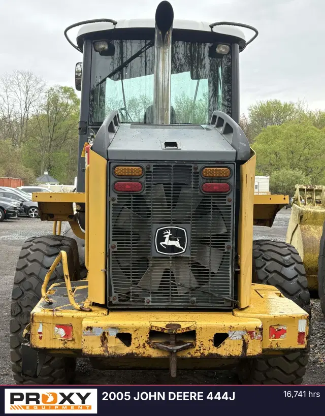Image of John Deere 444J equipment image 3