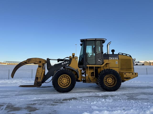 Image of John Deere 444J equipment image 1