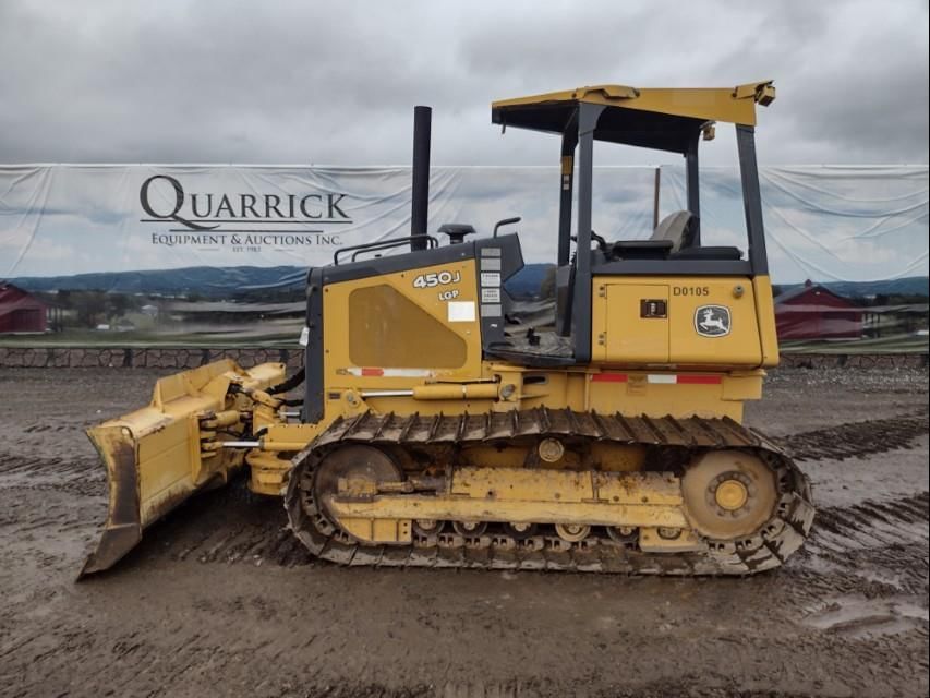 2005 John Deere 450J LGP Equipment Image0