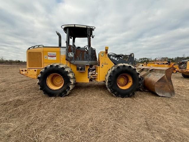 Image of John Deere 544J equipment image 1