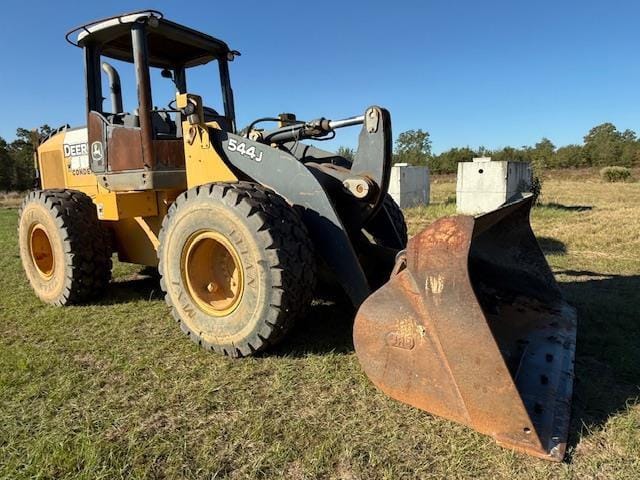2005 John Deere 544J Equipment Image0