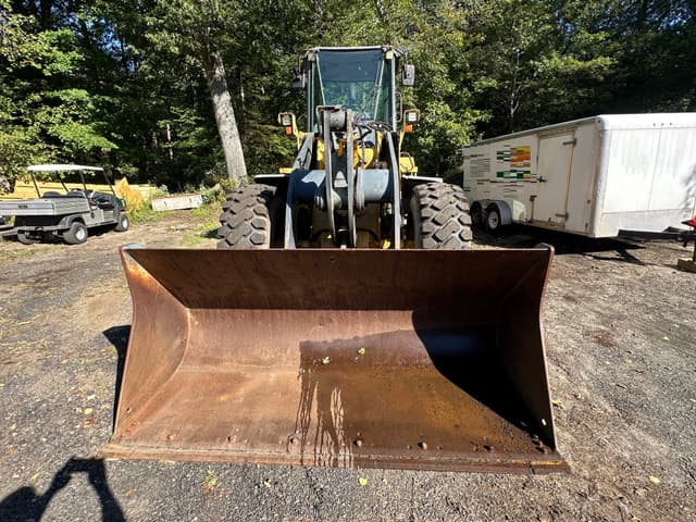 Image of John Deere 624J equipment image 3