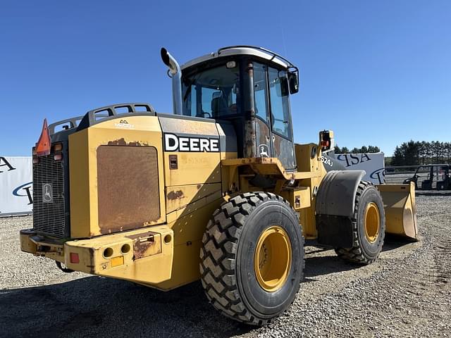 Image of John Deere 624J equipment image 4