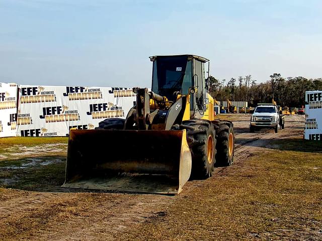 Image of John Deere 624J equipment image 1