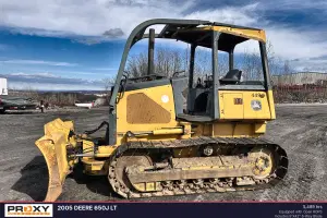 2005 John Deere 650J LT Image