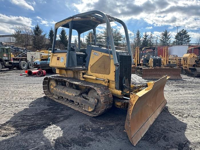 2005 John Deere 650J LT Equipment Image0
