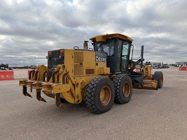 Image of John Deere 672D equipment image 4