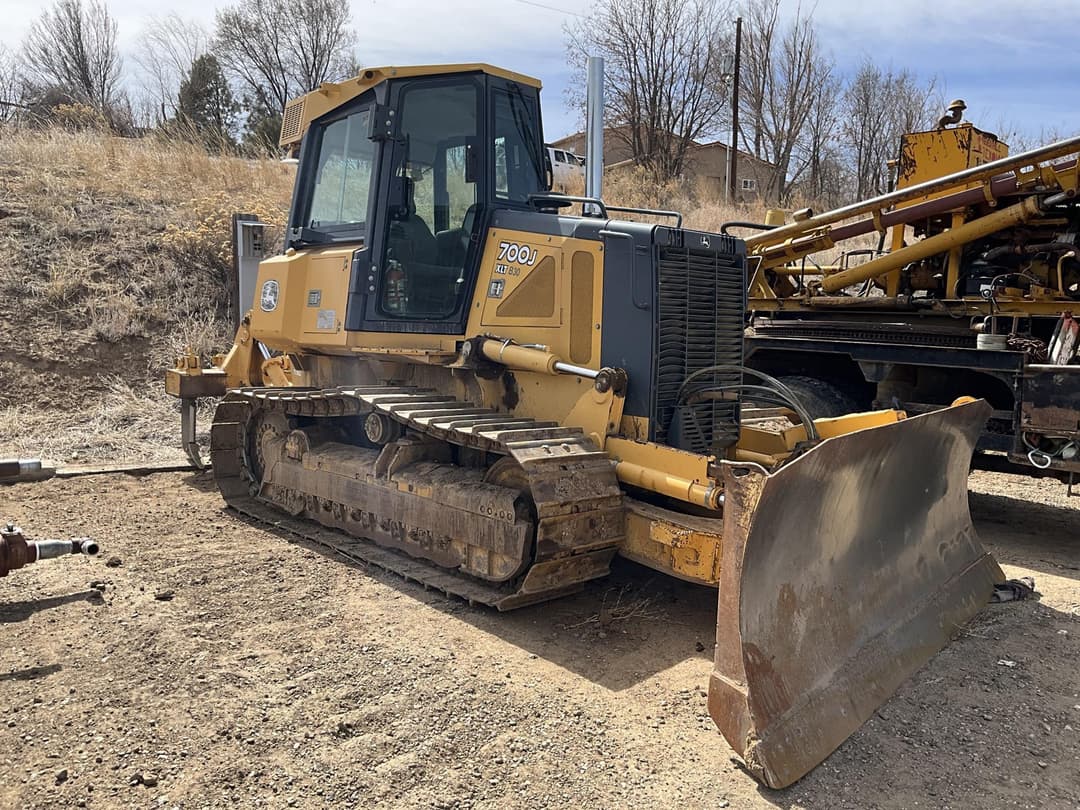 Image of John Deere 700J Primary image