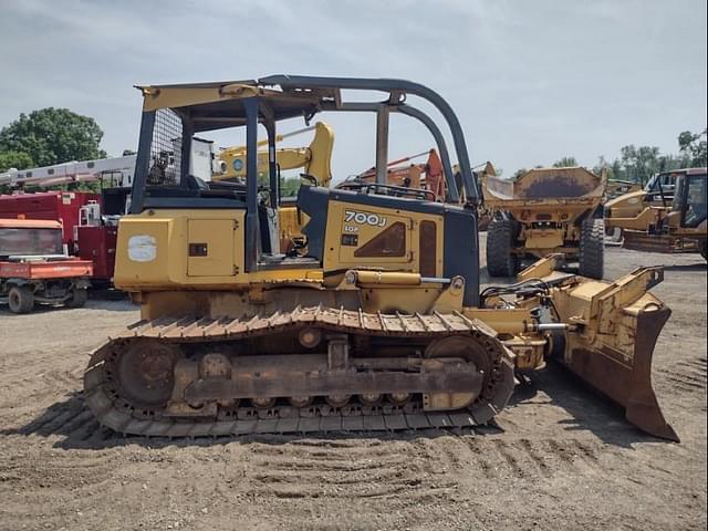Image of John Deere 700J LGP equipment image 2