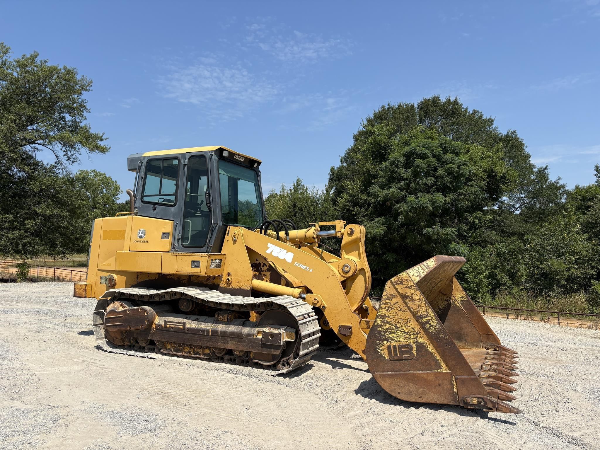 2005 John Deere 755C Equipment Image0