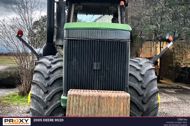 Image of John Deere 9520 equipment image 1