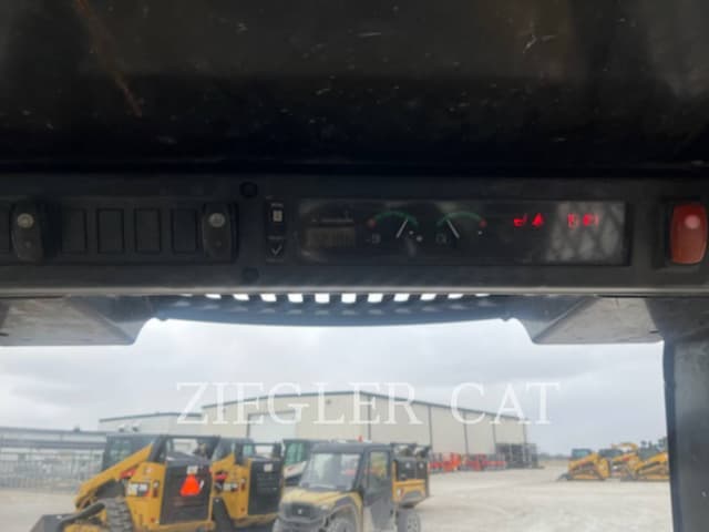 Image of John Deere 317 equipment image 4