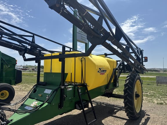 2005 Demco Conquest Equipment Image0