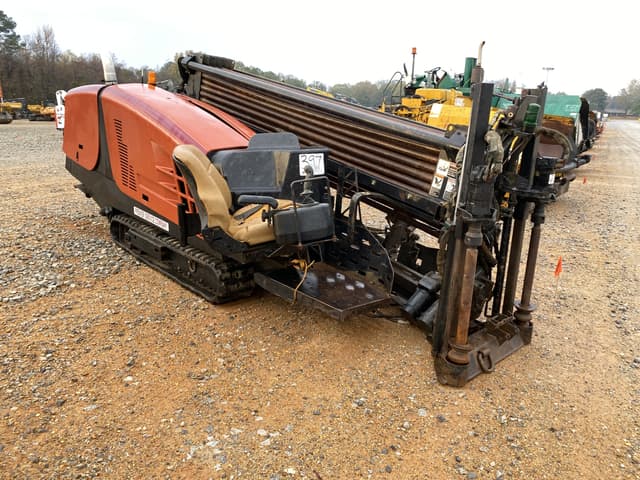 Image of Ditch Witch JT1220 equipment image 3