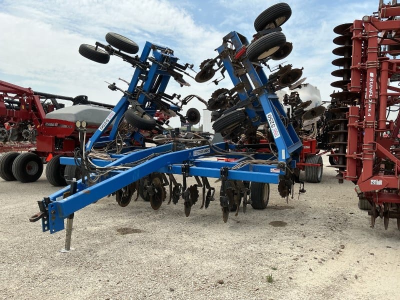 2005 DMI 5250 Equipment Image0