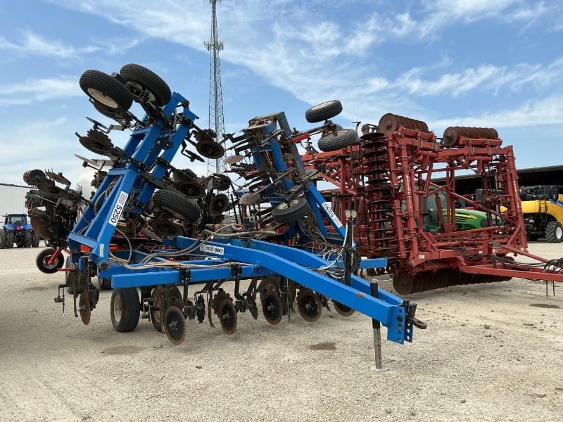 2005 DMI 5250 Equipment Image0