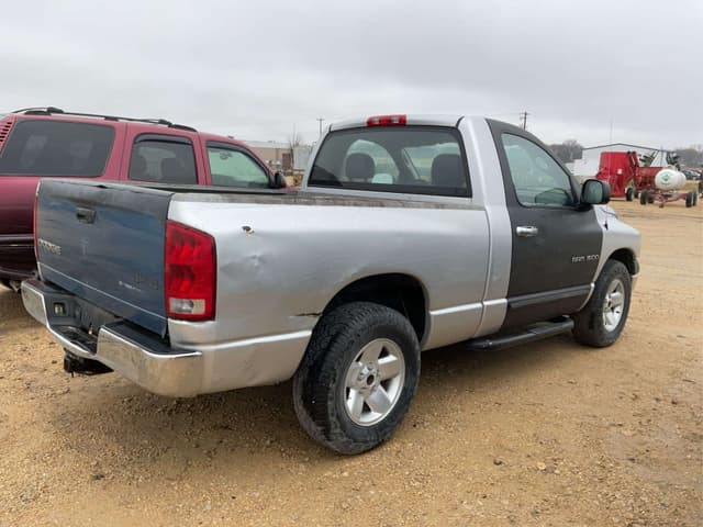 Image of Dodge Ram 1500 equipment image 3