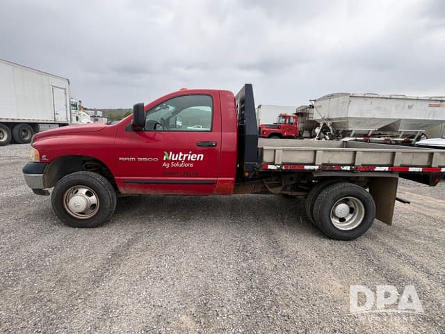 Image of Dodge Ram 3500 equipment image 2