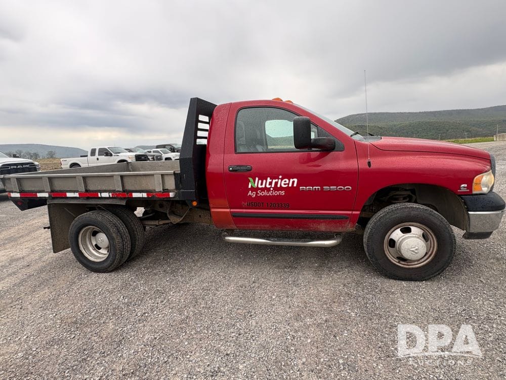 2005 Dodge Ram 3500 Equipment Image0