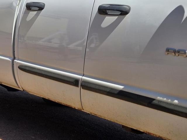 Image of Dodge Ram 3500 equipment image 4