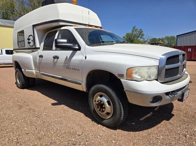 Image of Dodge Ram 3500 equipment image 2